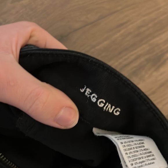 Black American Eagle Jegging - Picture 3 of 4